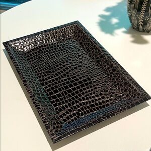 🌻Faux Crocodile Pattern Decorative Tray Large NWOT Dark Brown